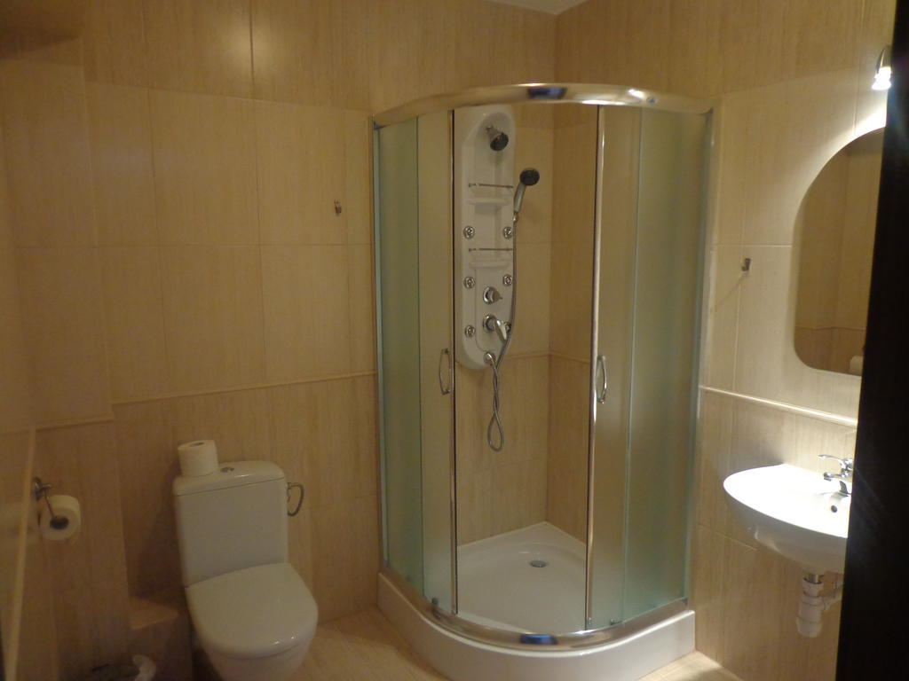 Hotel & Restauracja Euforia การ์โวลิน ภายนอก รูปภาพ